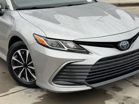 Used 2022 Toyota Camry LE w/ Cold Weather Package image 5