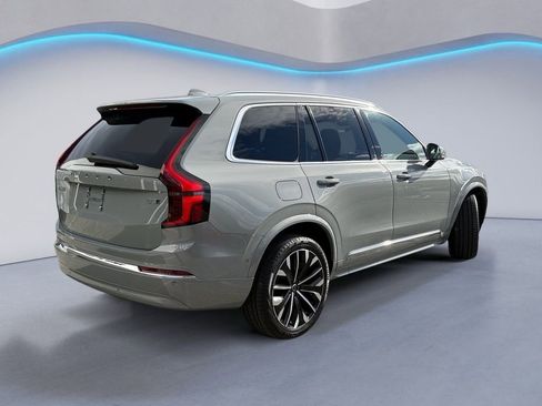 Certified 2025 Volvo XC90 B5 Plus image 4