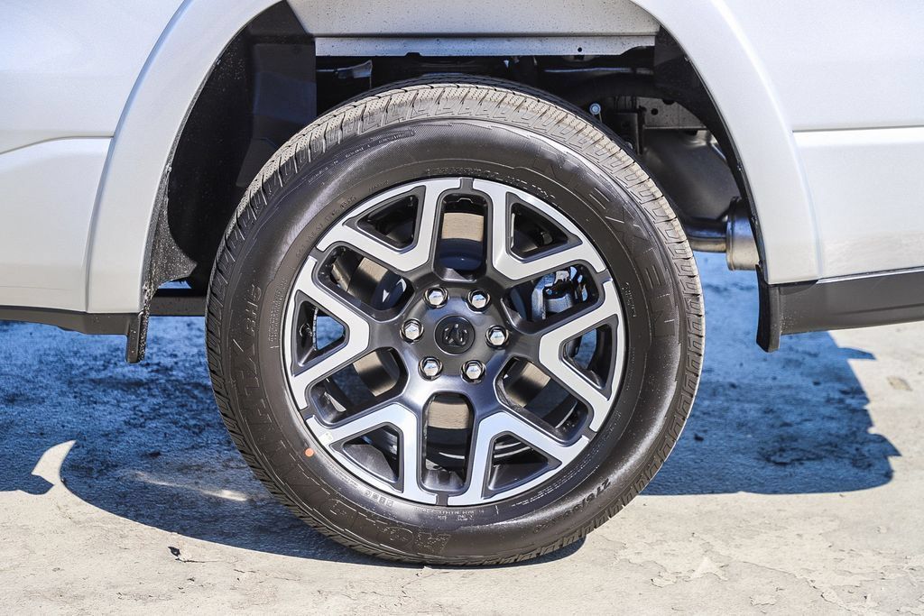 New 2026 RAM 1500 Laramie AWD/4WD image 13