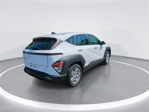 New 2026 Hyundai Kona SE image 8