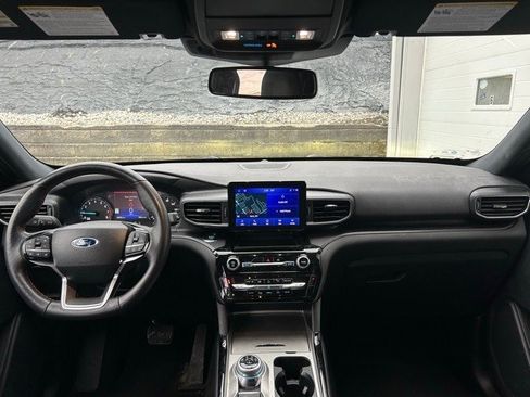 Certified 2022 Ford Explorer ST-Line w/ Class IV Trailer Tow Package image 10