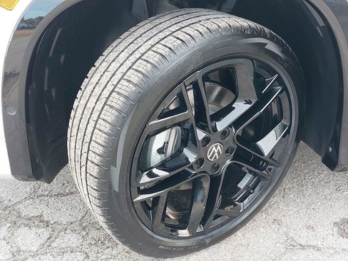 New 2026 Volkswagen Tiguan SE R-Line image 29