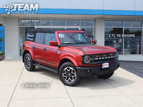 Used 2023 Ford Bronco Outer Banks AWD/4WD image 2