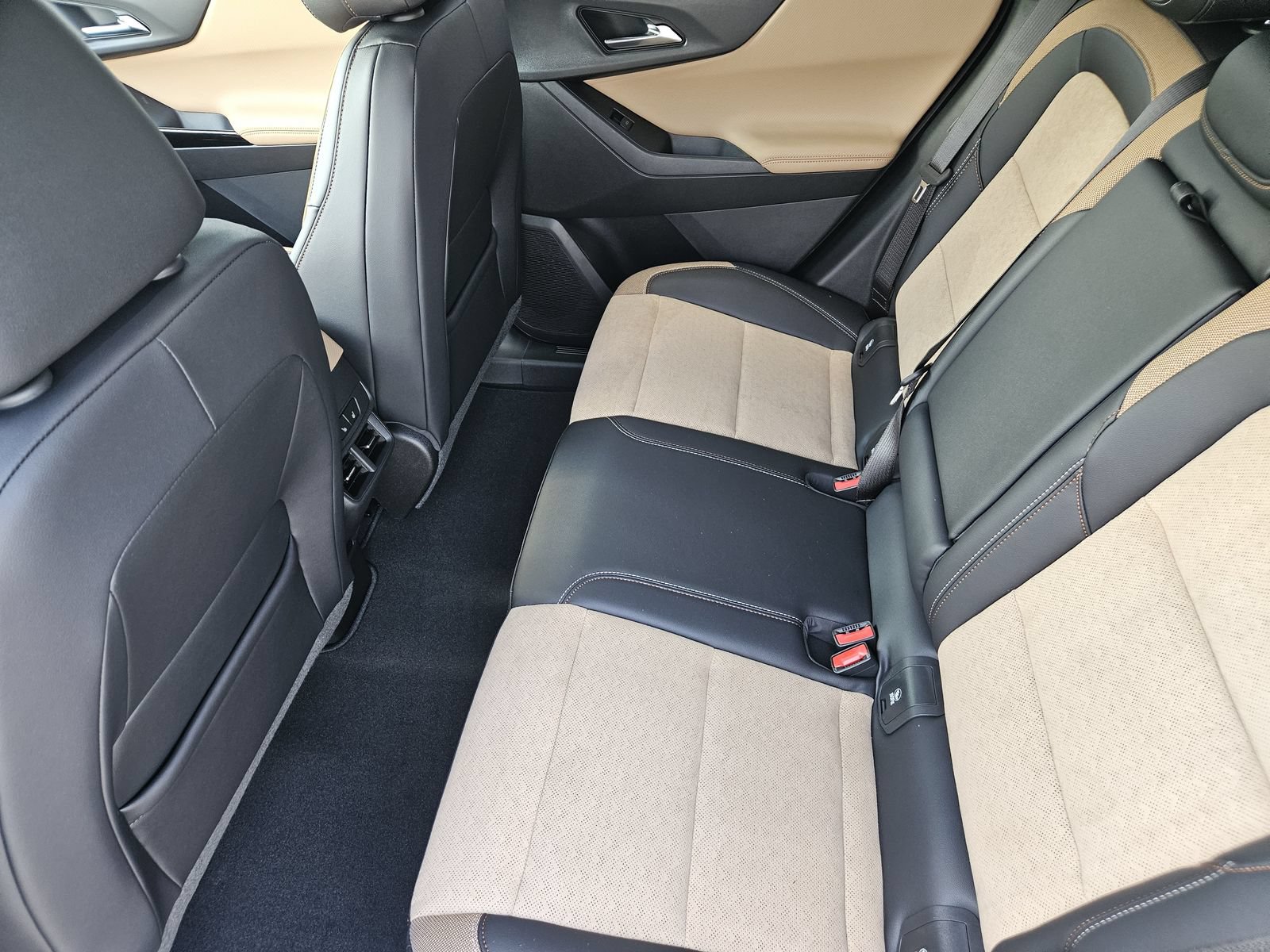New 2027 Chevrolet Equinox ACTIV w/ Convenience Package III FWD image 26