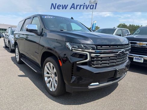 Used 2021 Chevrolet Tahoe Premier w/ Premium Package AWD/4WD image 2