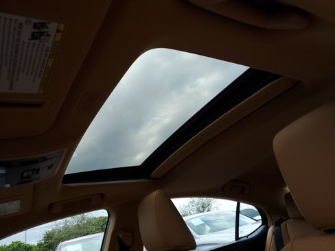 Used 2025 Lexus ES 350 w/ Premium Package image 20