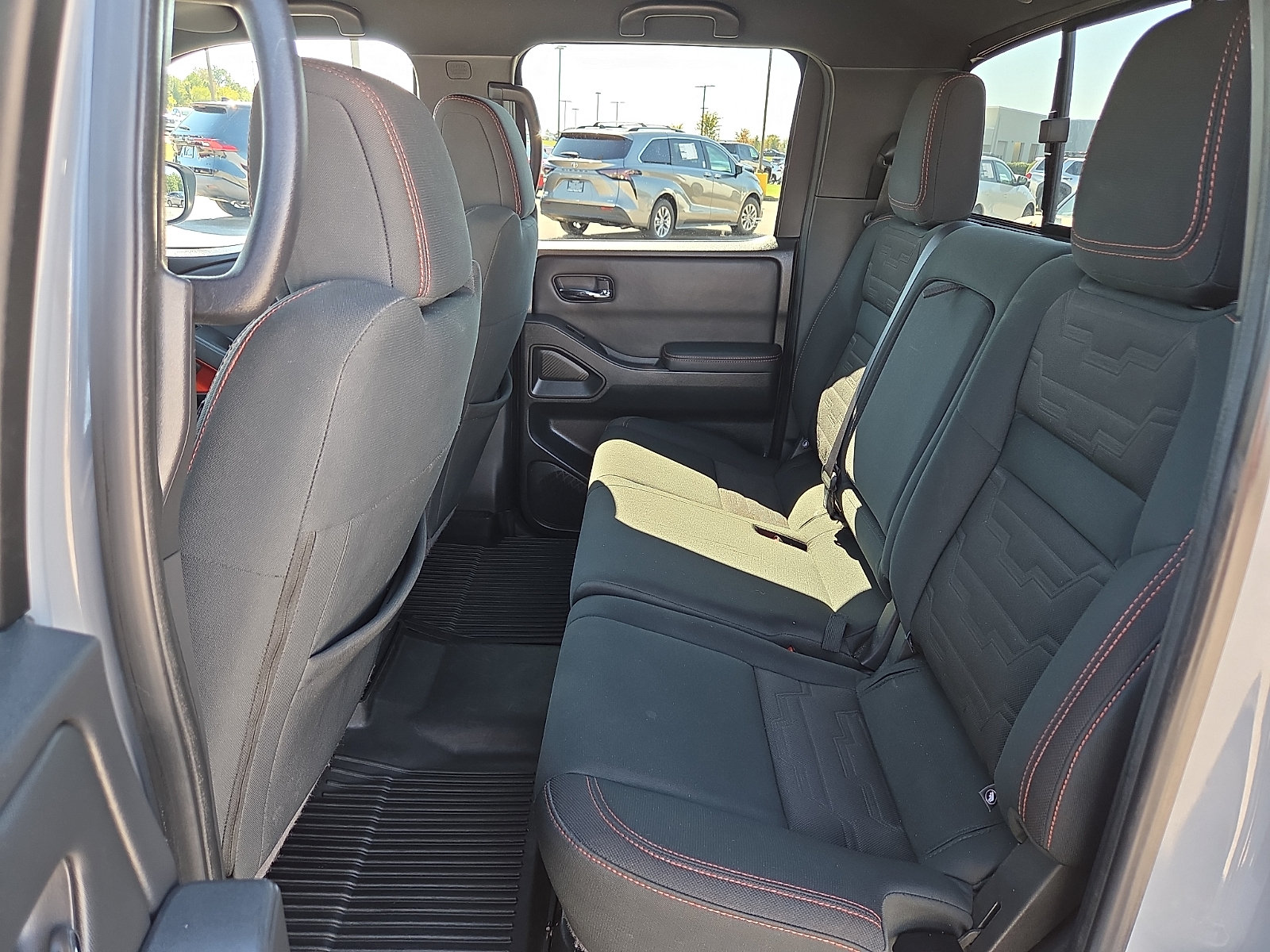 Used 2022 Nissan Frontier PRO-4X AWD/4WD image 10