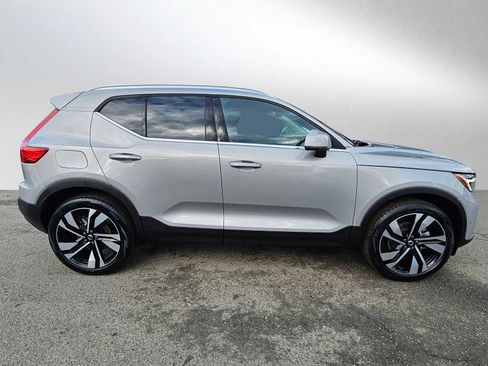 Used 2025 Volvo XC40 B5 Plus w/ Climate Package image 2