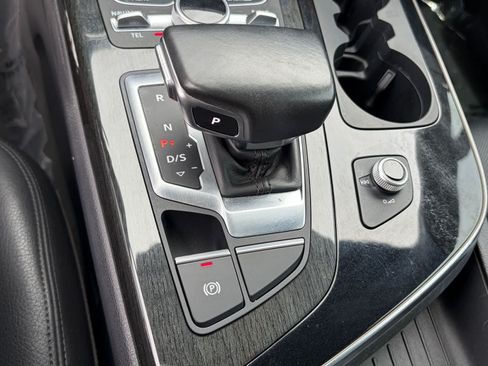 Used 2018 Audi Q7 3.0T Prestige AWD/4WD image 30