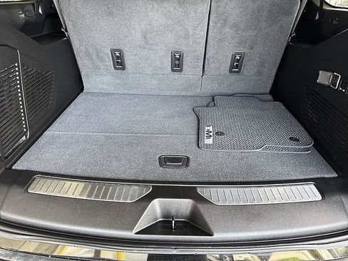 Used 2023 GMC Yukon XL Denali image 23