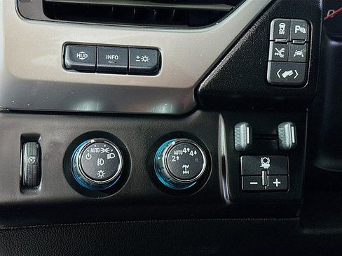 Used 2019 Chevrolet Tahoe Premier w/ Premier Plus Edition AWD/4WD image 10