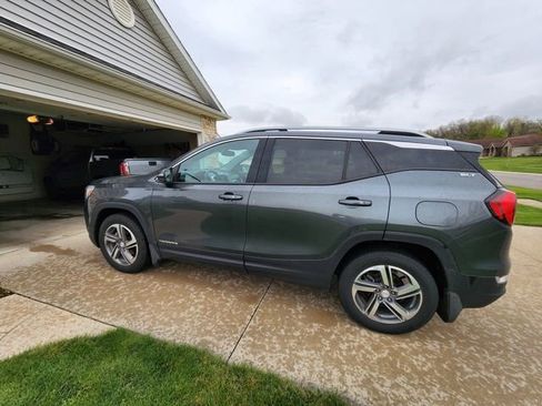 Used 2019 GMC Terrain SLT w/ Preferred Package AWD/4WD image 2