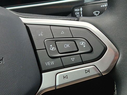 Certified 2023 Volkswagen Tiguan SE FWD image 26