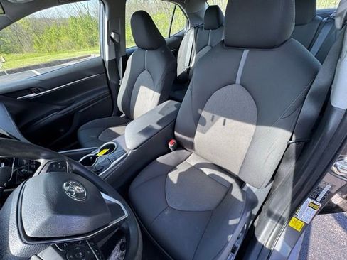Used 2024 Toyota Camry LE image 9