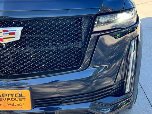 Used 2022 Cadillac Escalade Sport Platinum AWD/4WD image 7
