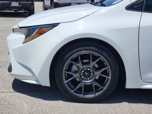 Used 2022 Toyota Corolla LE FWD image 9