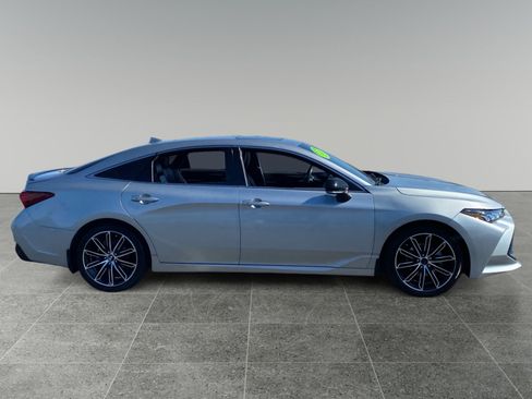 Used 2019 Toyota Avalon XSE w/ Preferred Accessory Package FWD image 6