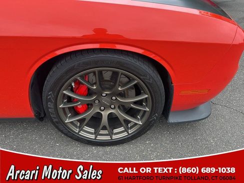 Used 2016 Dodge Challenger SRT Hellcat RWD image 15