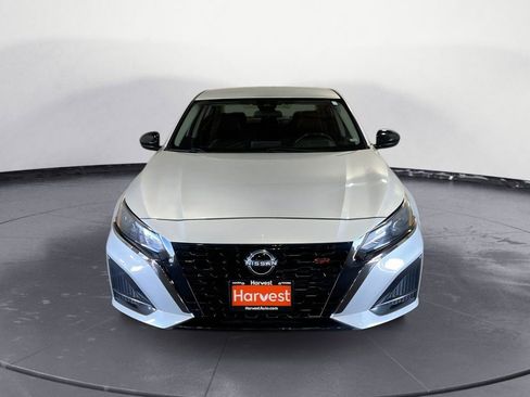 Used 2024 Nissan Altima 2.5 SR FWD image 3