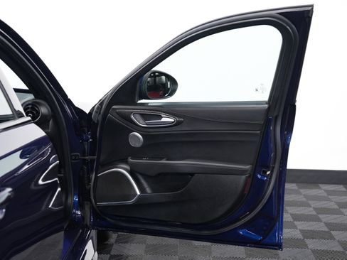 Used 2019 Alfa Romeo Giulia Quadrifoglio w/ Driver Assist Dynamic Package image 24