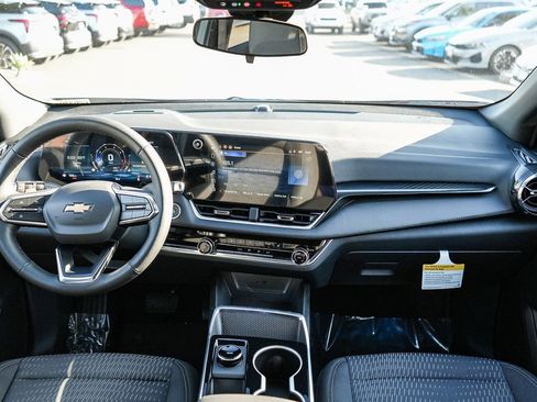 New 2026 Chevrolet Equinox LT FWD image 13