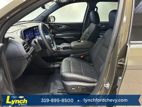 Used 2024 Chevrolet Traverse RS image 6