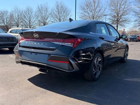 New 2026 Hyundai Elantra Limited image 7