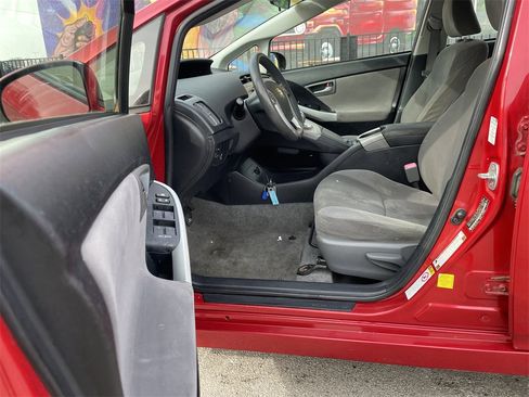 Used 2013 Toyota Prius Two image 14