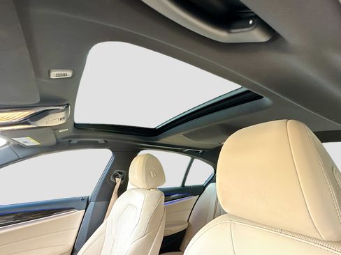 Certified 2023 BMW 530i w/ Premium Package image 23