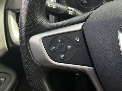 Used 2024 GMC Terrain SLE FWD image 13