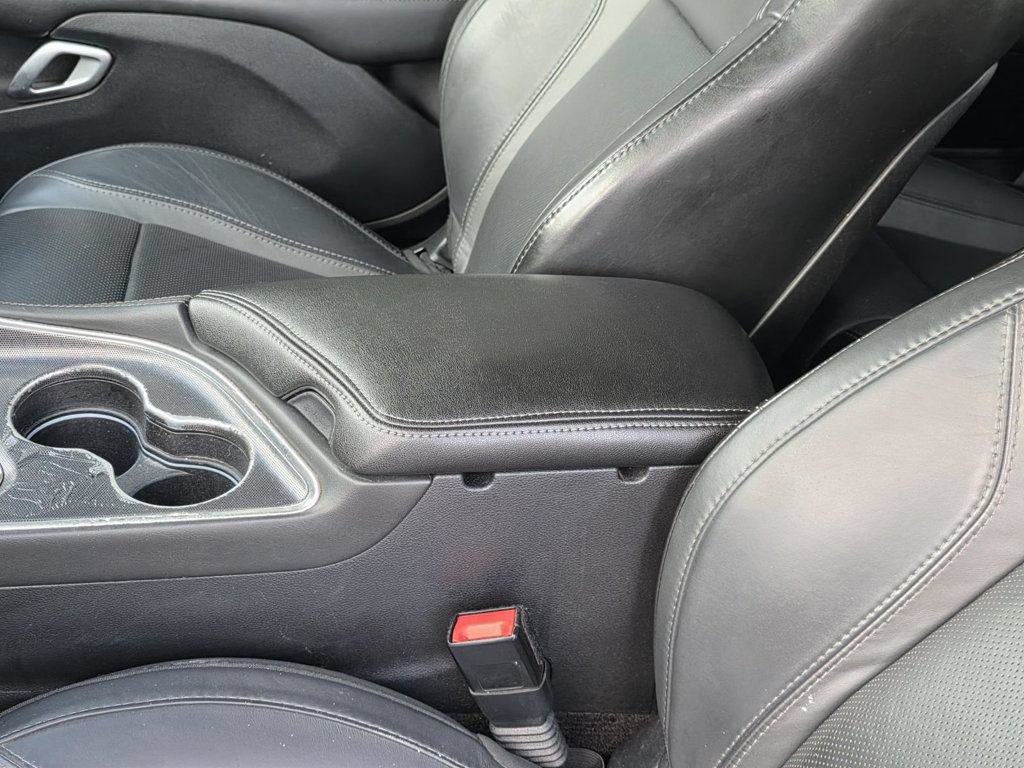 Used 2016 Dodge Challenger SXT Plus RWD image 7