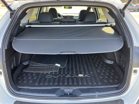 Used 2022 Subaru Outback Onyx Edition XT w/ Popular Package #2 image 8