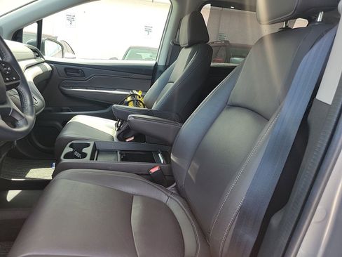 Used 2023 Honda Odyssey EX-L image 23