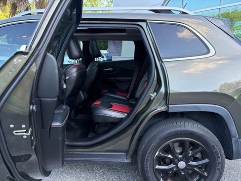 Used 2015 Jeep Cherokee Latitude w/ Comfort/Convenience Group AWD/4WD image 25