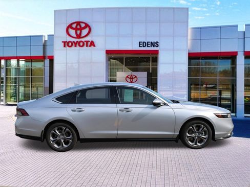 Used 2025 Honda Accord EX-L image 2