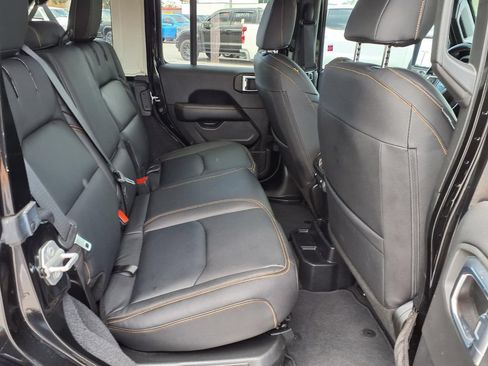 Used 2021 Jeep Wrangler Unlimited Sahara AWD/4WD image 15