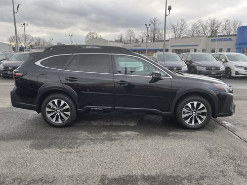 Used 2023 Subaru Outback Limited image 22
