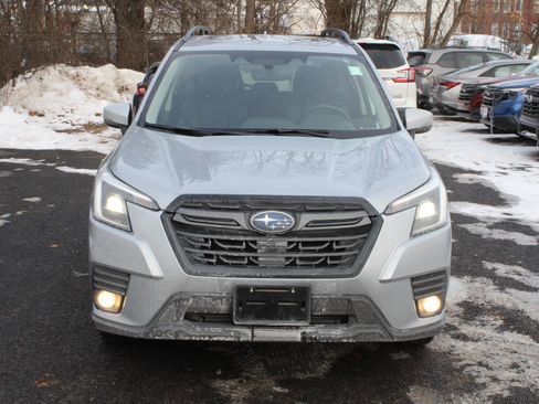 Used 2023 Subaru Forester Limited image 2