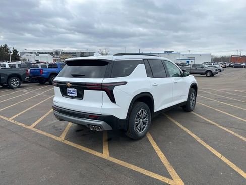 New 2026 Chevrolet Traverse LT w/ LPO, Floor Liner Package image 5