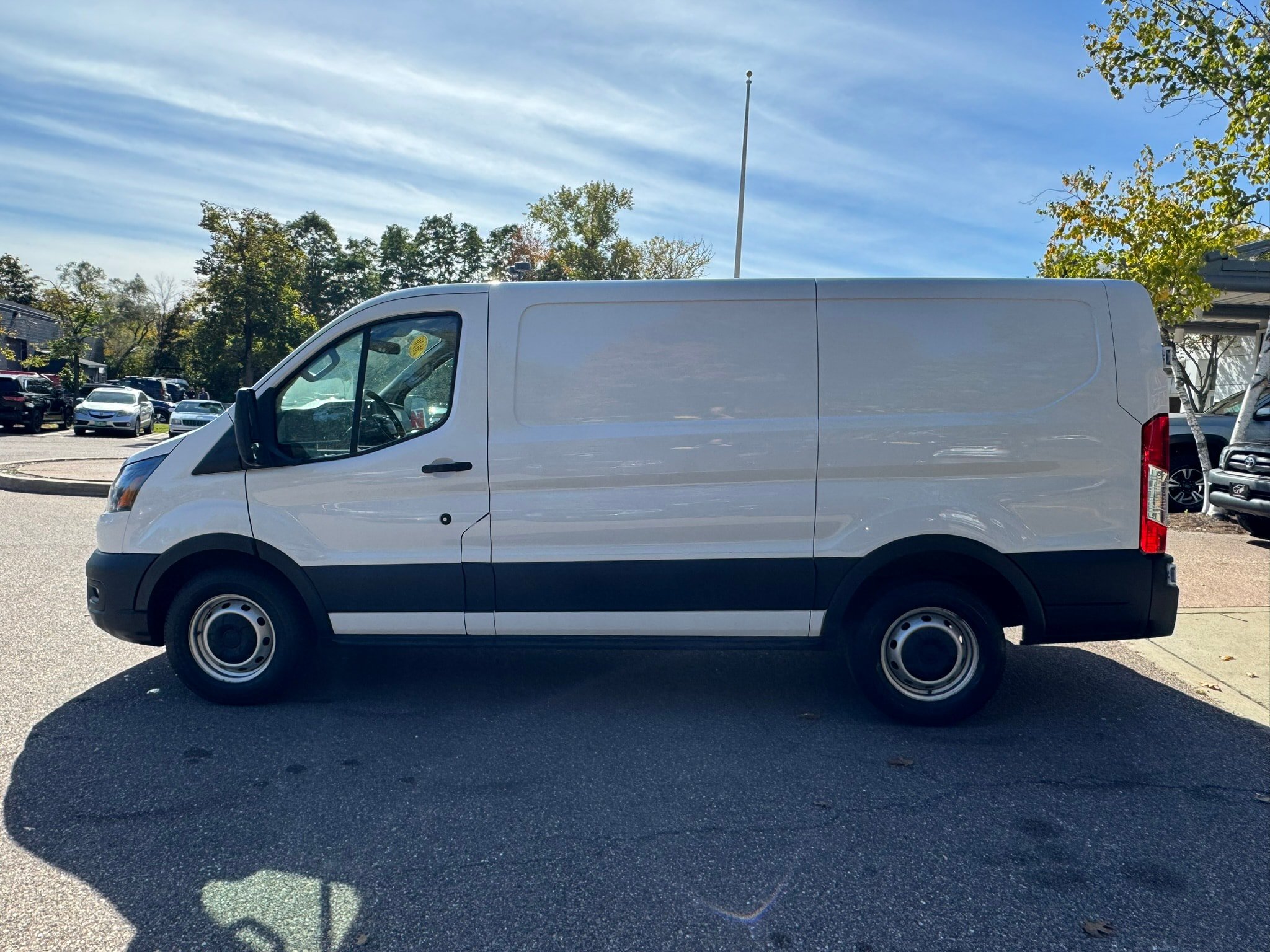Used 2020 Ford Transit 150 Low Roof RWD image 4