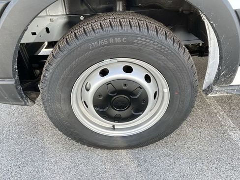 New 2025 Ford Transit 250 Low Roof image 22