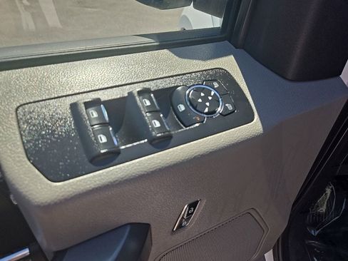 Used 2017 Ford F150 XLT w/ Equipment Group 301A Mid AWD/4WD image 10