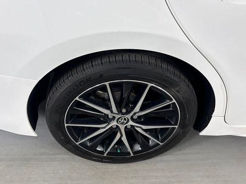 Used 2024 Toyota Camry SE w/ Convenience Package FWD image 10