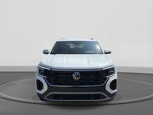 New 2026 Volkswagen Atlas Cross Sport SE image 2