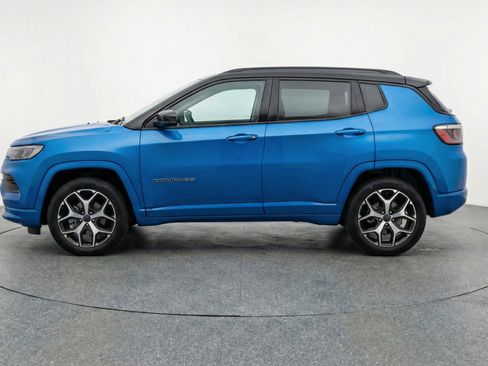 Used 2025 Jeep Compass Limited AWD/4WD image 5