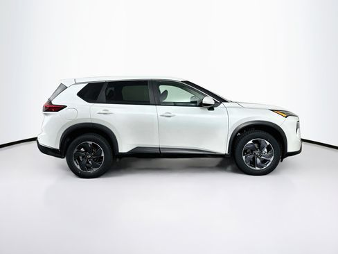 Used 2024 Nissan Rogue SV FWD image 10
