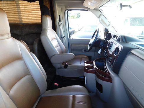 Used 2015 Ford E-450 and Econoline 450 Super Duty w/ Motorhome Prep Package RWD image 36