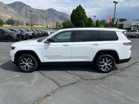 Used 2025 Jeep Grand Cherokee L Limited w/ Luxury Tech Group II AWD/4WD image 13