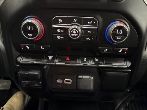 Used 2022 Chevrolet Silverado 2500 LT w/ Convenience Package image 18