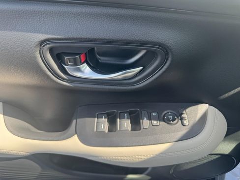 Certified 2026 Honda HR-V LX image 19